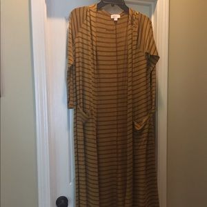 MAKE AN OFFER!!! BUNDLE BUNDLELuLaRoe Sarah Medium